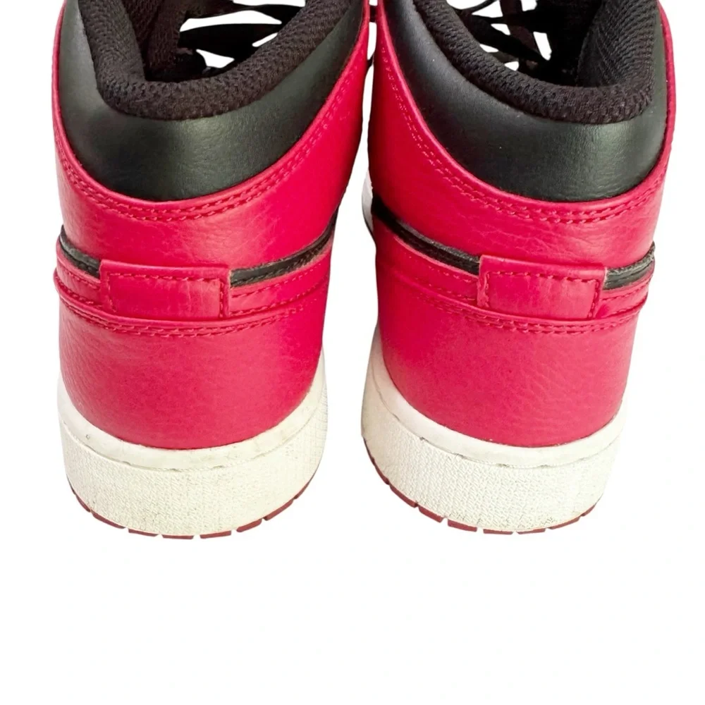 Nike Air Jordan 1 Mid GS Banned 2020 6 Youth
